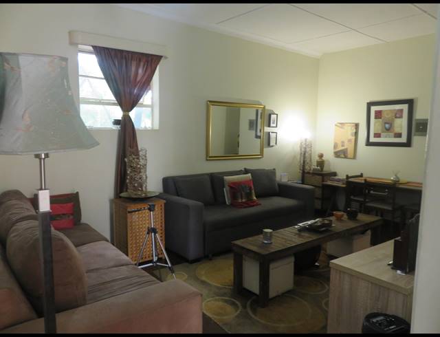 2 BEDROOM FLAT FOR SALE IN SUNNYSIDE